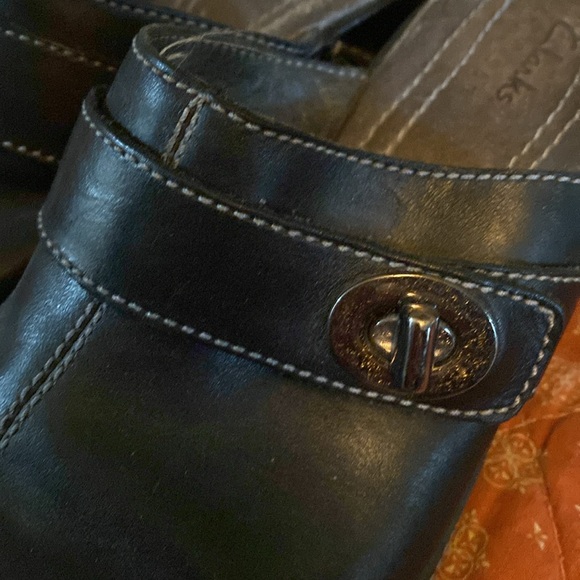 Clarks size 8 Clog Leather - Picture 7 of 9